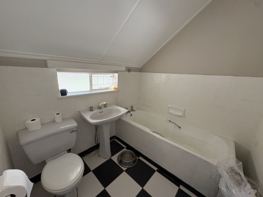 4 Bedroom Property for Sale in Nahoon Beach Eastern Cape